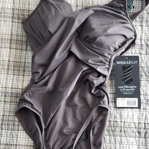 Miraclesuit Womens Mineral Grey Illusionists Cross